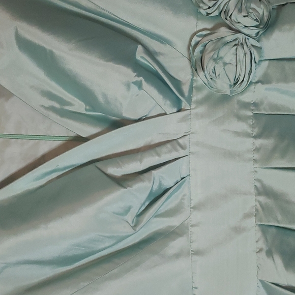 Dress - Picture 4 of 6